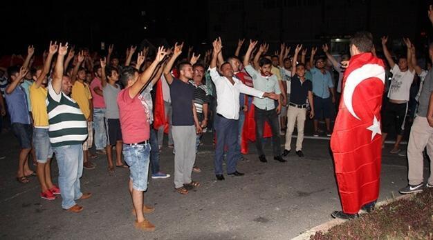 Turkish nationalists beat compatriot after presuming him to be Kurdish