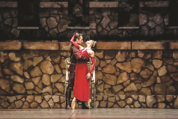 ‘Hamlet’ at Aspendos