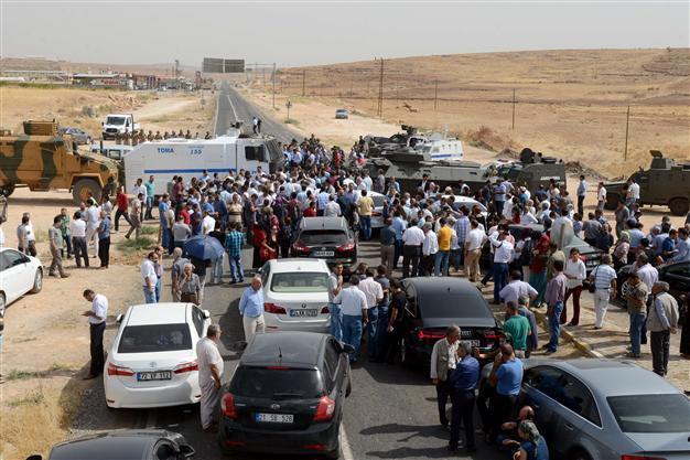 HDP delegation seeks entry to southeastern district under curfew