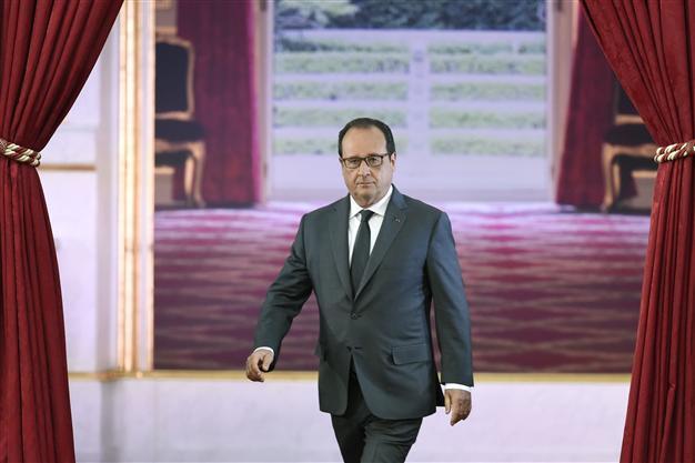 France to prepare air strikes against ISIL in Syria: Hollande