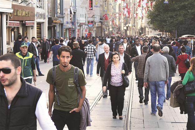 Turkey’s economy grows 3.8 percent year-on-year, exceeds forecasts