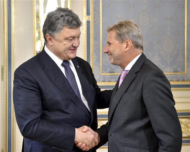 Poroshenko says Ukraine truce holding despite Russia threat
