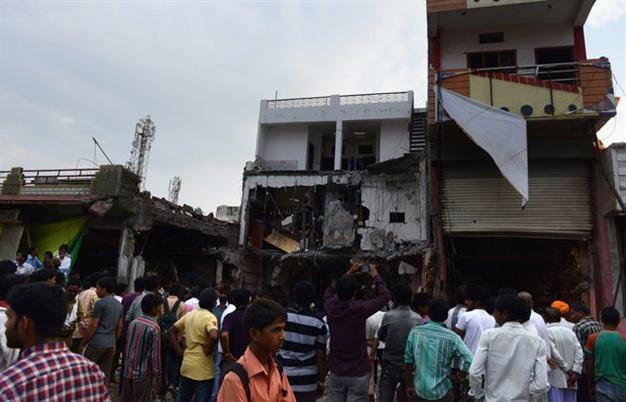 Police hunt for suspect behind India restaurant explosion