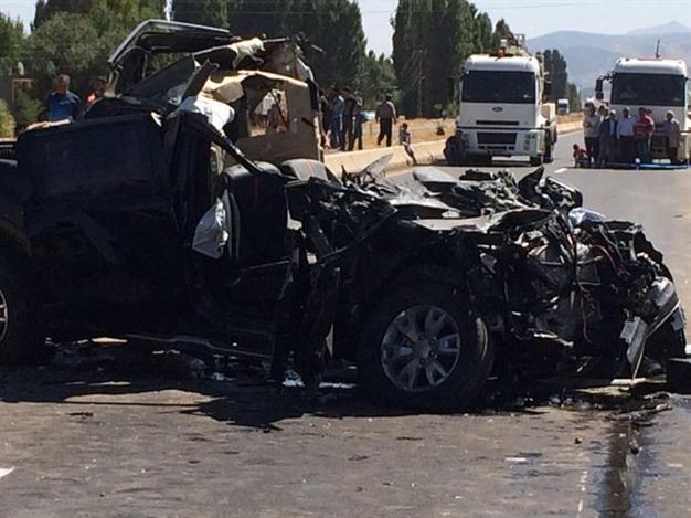 Two policemen killed, two wounded in car crash in Turkey’s east