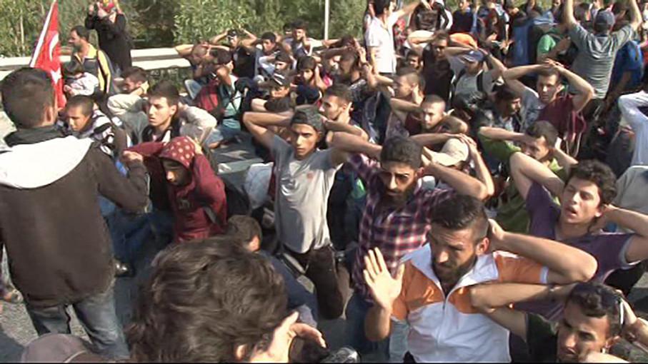 Turkish police stop migrants’ advance toward Greek border