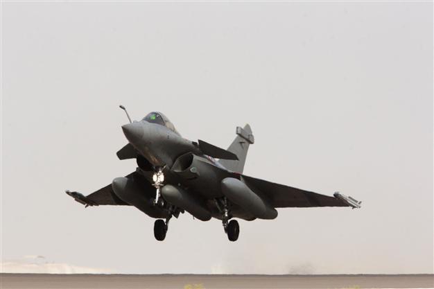 France hits ISIL targets in Syria a second time: Defence minister