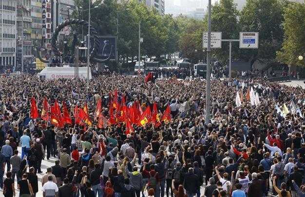 Protesters gather at scene of Ankara bombings; 95 dead