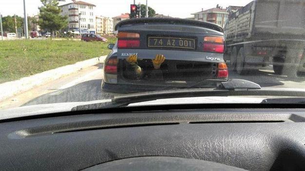 Worker carried in trunk of official car in northern Turkey prompts probe