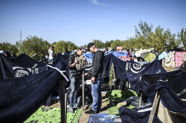 Turkish aid agency encourages refugees to stay in Syria