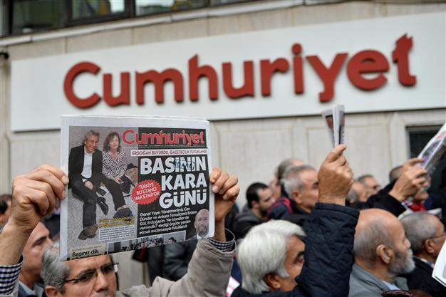 Turkish PM does not support arrest of journalists