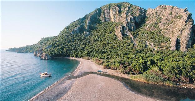 Russia crisis may cost Antalya $6.5 billion: CHP deputies