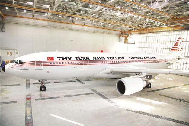 Plane hailing Turk-Japanese bond completes the 1st flight