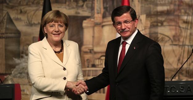 Davutoğlu, Merkel agree to solve problems with ‘mutual understanding’