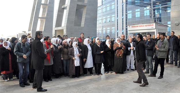 Judges, prosecutors back Istanbul court clerk strike