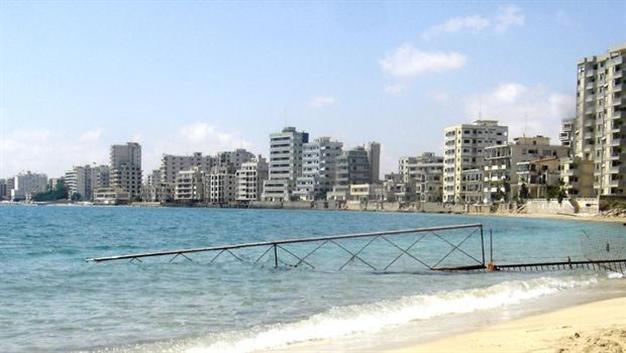 Turkish Cypriot, Turkish contractors ink deal to renew ‘ghost town’ Varosha