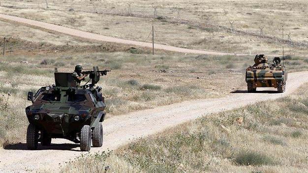 Turkish soldiers fire back, kill 4 ISIL militants on Syrian border