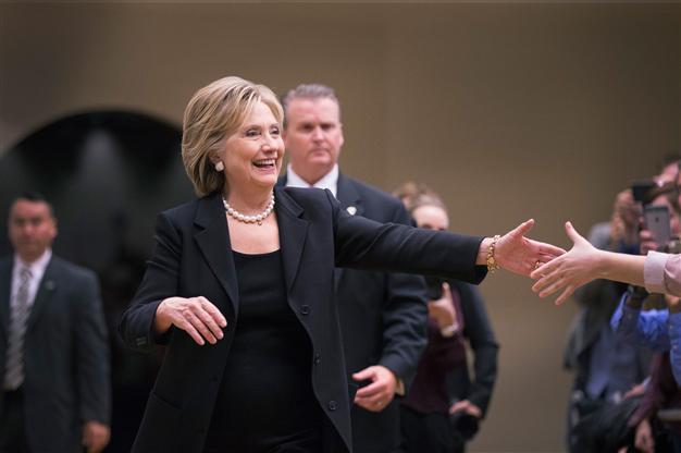 Clinton plays defense in Democrats’ debate