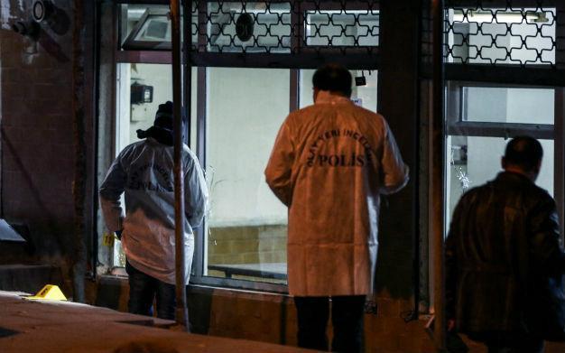 2 more injured in epidemic of cafe shootings in Istanbul