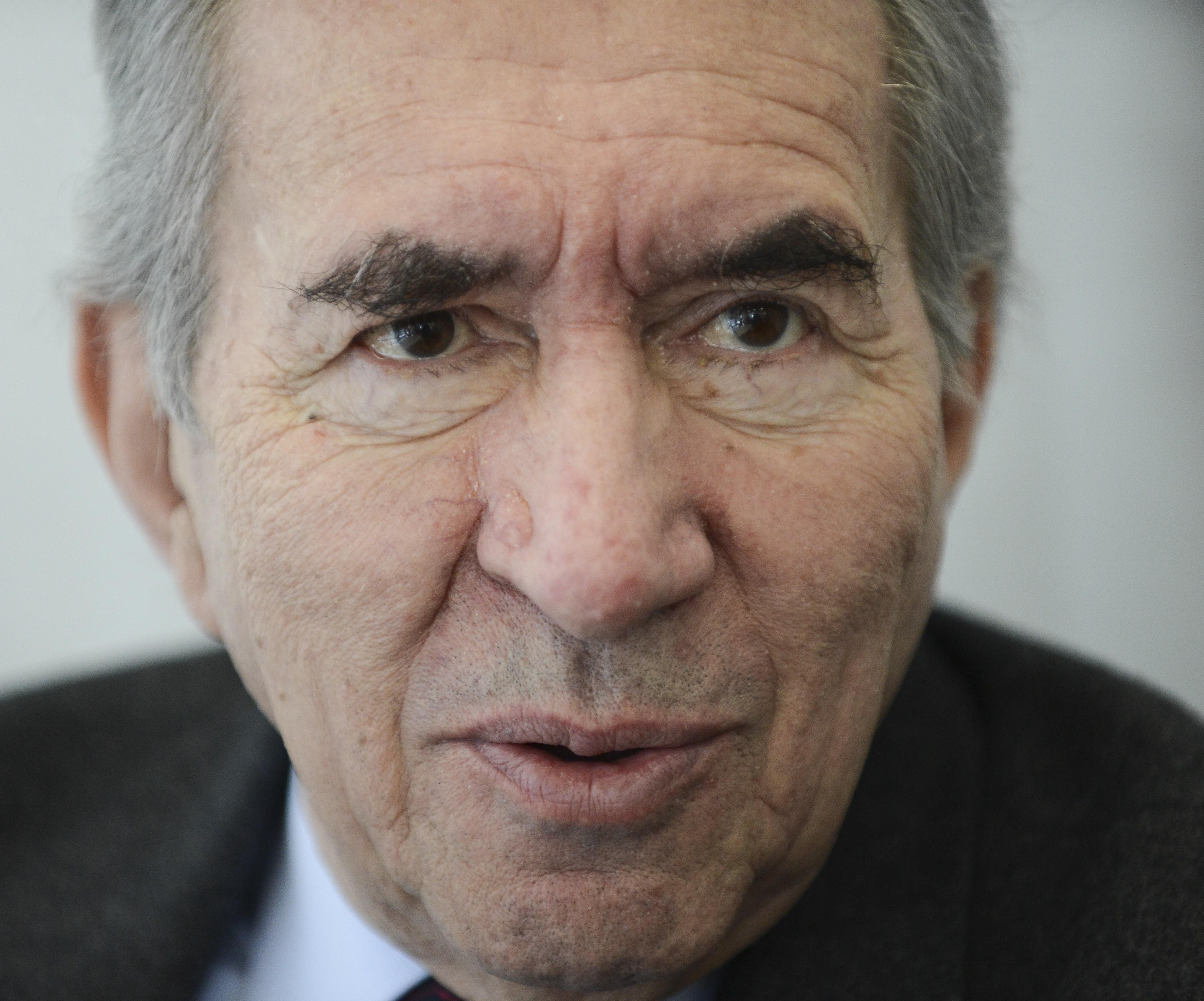 ‘No need to move to the right, but CHP needs self-confidence’