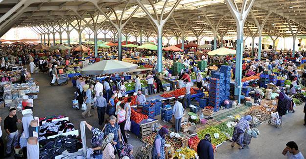 Turkish consumer confidence edges up in March