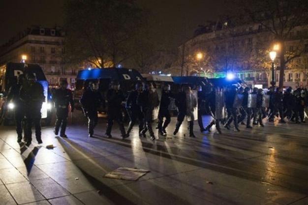 Twelve arrested after clashes at Paris youth protest