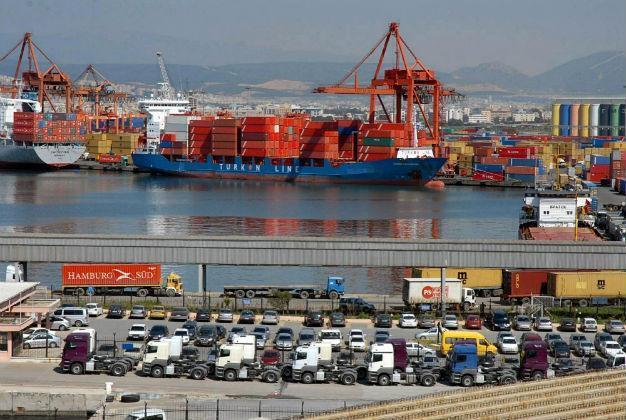 Turkish foreign trade deficit falls for seventh month