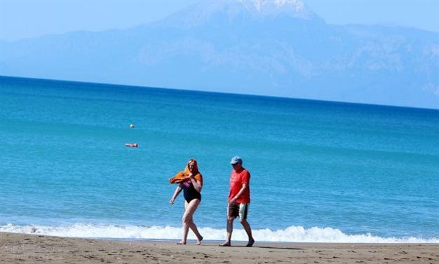 Antalya sees 90 pct drop in Russian tourists