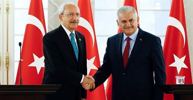 Turkish PM meets opposition leaders, calls for calm after coup attempt