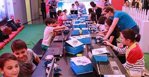 Vodafone foundation launches campaign to teach coding to Turkish children