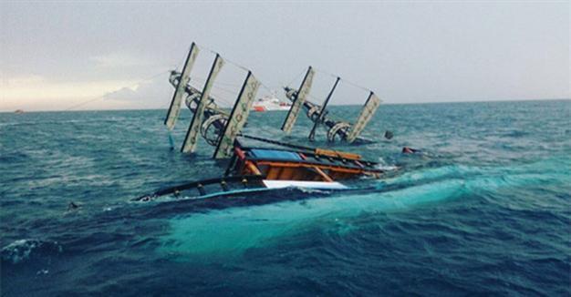 2 killed after tour boat capsizes off Antalya