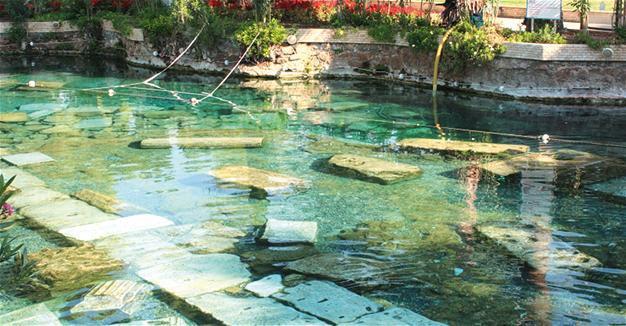 Ancient Hierapolis pool collapses after two earthquakes