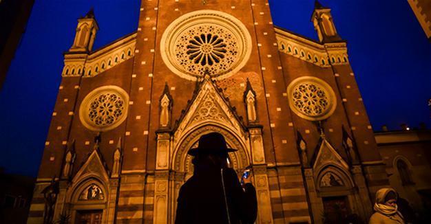 Turks are top users of mobile phones in Europe with calls at an average of 7 hours a month: Survey