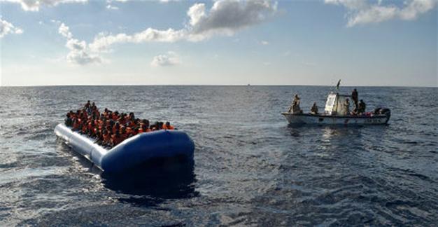 Italy says another 900 migrants rescued in Med