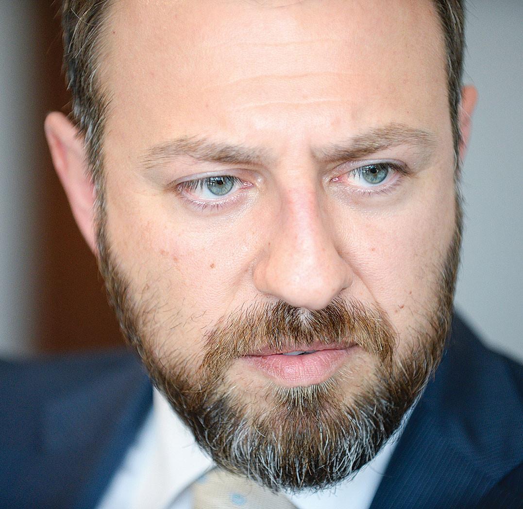 Trump willing to take fresh look at Mideast