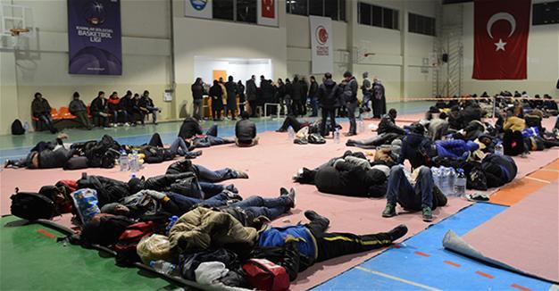 Turkish gendarmes capture over 180 illegal migrants