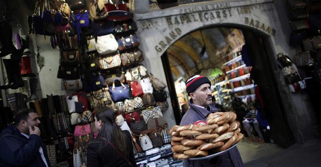 Turkey’s tourism revenue falls 29.7 pct in 2016 amid sharp plunge in arrivals