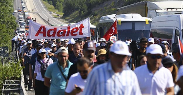 One person injured after falling during main opposition’s justice march to Istanbul