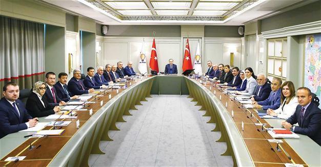 Ruling AKP opts to limit criticism of main opposition CHP’s ‘justice march’ for now