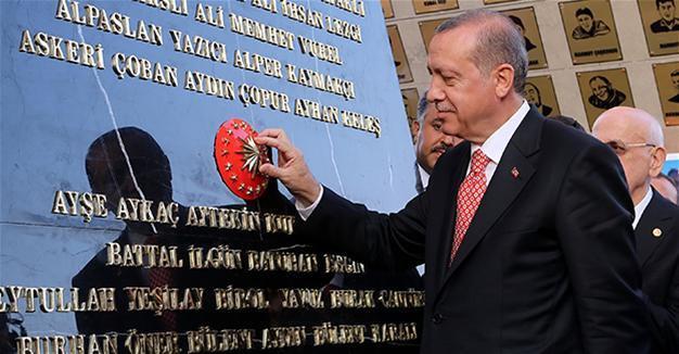 Erdoğan voice message surprises Turkey mobile users on failed coup anniversary