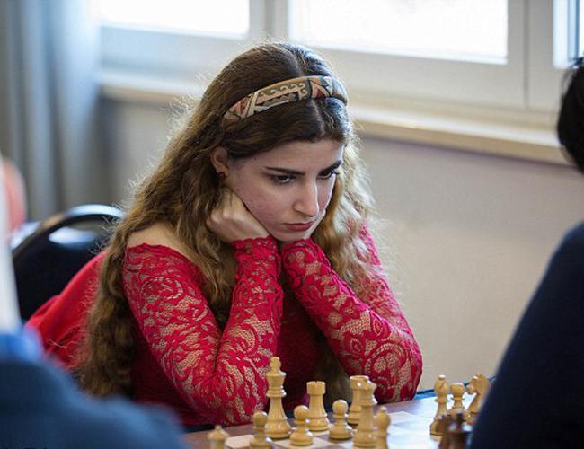 Iranian-born International Master of Chess - Dorsa Derakhshani. In this  picture, she's playing for the United States. : pics