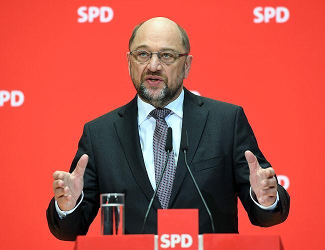 Talks with Merkel to begin soon, Germanys SPD leader Schulz says