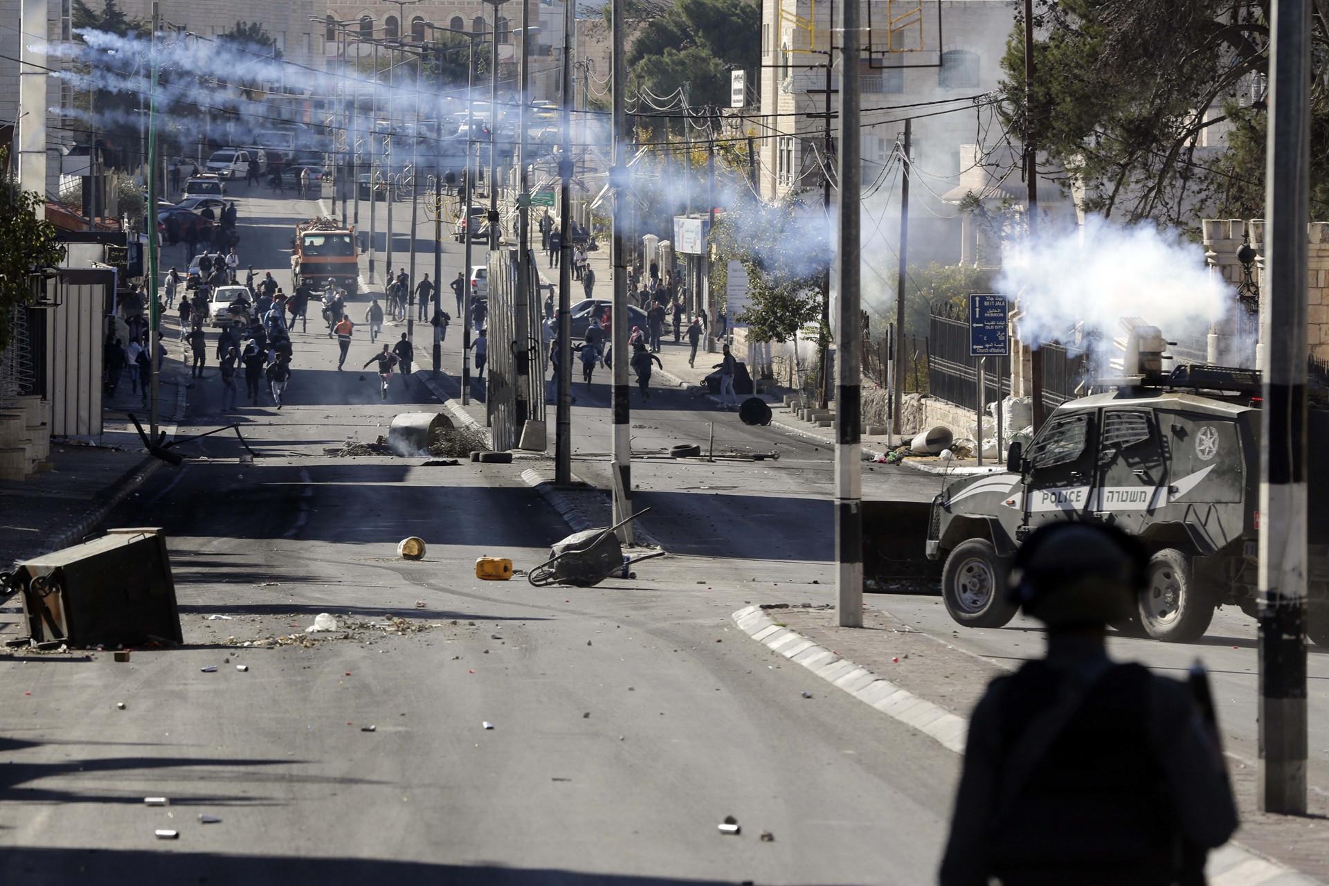 2 Palestinians killed in Israeli raids in Gaza