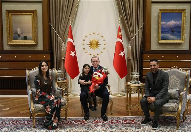 Viral sensation 4-year-old visits Turkish president