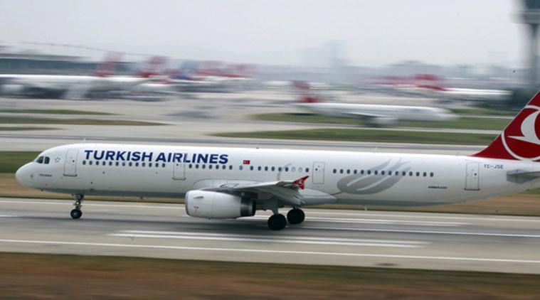 Moscow-bound Turkish Airlines flight returns to Istanbul, plane loses cabin pressure