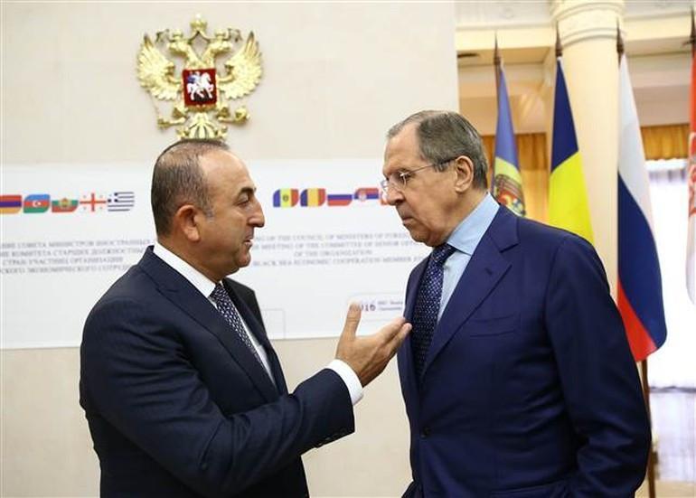 Turkish, Russian top diplomats speak over phone as Sochi summit begins
