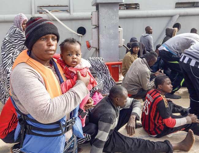 Hundreds picked up on Libya-Italy route