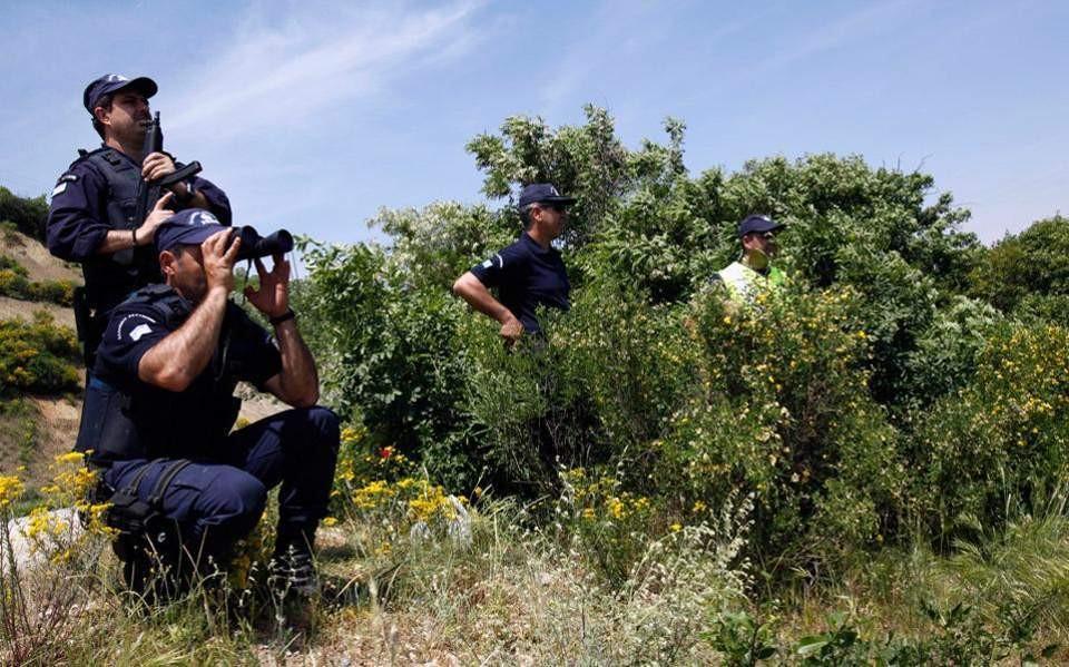 3 migrant traffickers detained near Turkey border