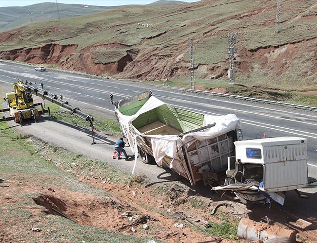 Two killed, 101 injured after vehicle carrying undocumented migrants in Turkey’s east topples