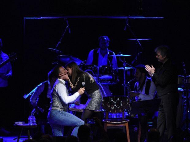 Aman ne yapıyorsunuz arkadaşlar Sahnede panik