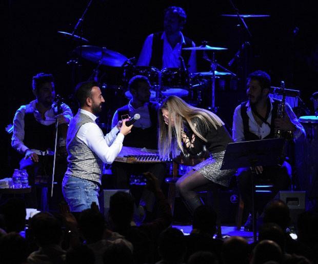 Aman ne yapıyorsunuz arkadaşlar Sahnede panik